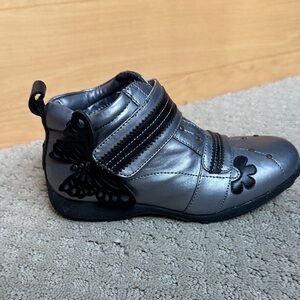 Girls silver booties